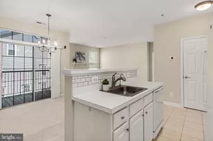 11575 Cavalier Landing Ct, Fairfax, VA 22030 - Photo 2
