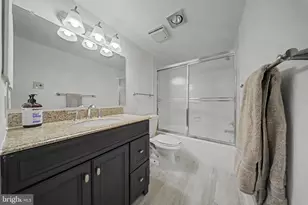 1800 Old Meadow Rd, McLean, VA 22102 - Photo 10