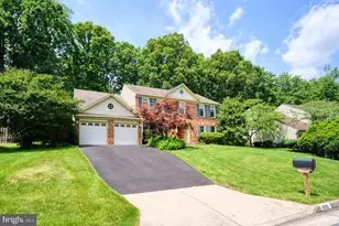8722 Foxhall Terrace, Fairfax Station, VA 22039 - Photo 4