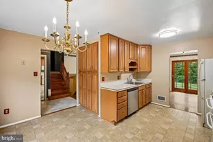 7871 Godolphin Dr, Springfield, VA 22153 - Photo 30