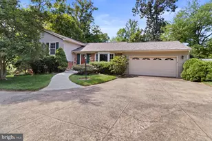 7871 Godolphin Dr, Springfield, VA 22153 - Photo 2
