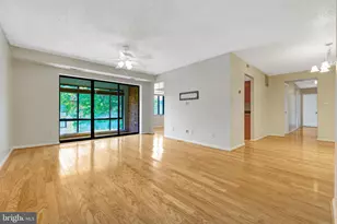 10221 Valentino Dr, Oakton, VA 22124 - Photo 2
