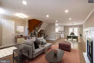 3906 Valley Ridge Dr, Fairfax, VA 22033 - Photo 6