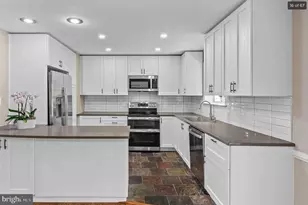 3906 Valley Ridge Dr, Fairfax, VA 22033 - Photo 16