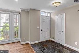 3906 Valley Ridge Dr, Fairfax, VA 22033 - Photo 2