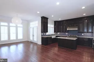 6758 Darrells Grant Pl, Falls Church, VA 22043 - Photo 8