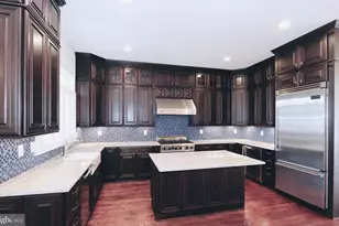 6758 Darrells Grant Pl, Falls Church, VA 22043 - Photo 10