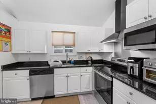 8304 Harland Dr, Springfield, VA 22152 - Photo 16