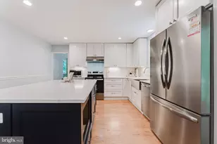 4704 Sandra Ln, Fairfax, VA 22030 - Photo 16