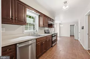 7619 Huntmaster Ln, McLean, VA 22102 - Photo 2
