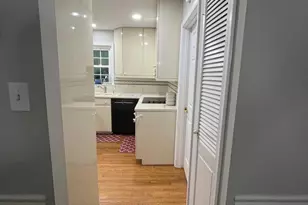 9025 Streamview Ln, Vienna, VA 22182 - Photo 26