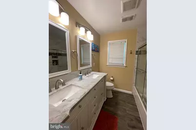 9025 Streamview Lane, Vienna, VA 22182 - Photo 32