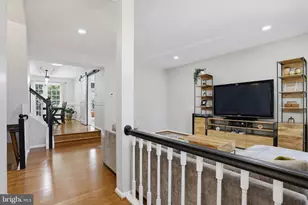 6152 Wellington Commons Dr, Alexandria, VA 22310 - Photo 2