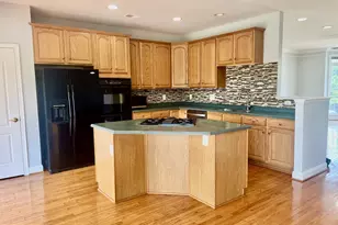 5370 Blue Aster Cir, Centreville, VA 20120 - Photo 6
