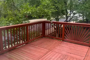 9358 Deer Glen Ct, Fairfax, VA 22031 - Photo 2
