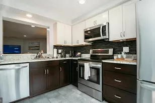 9134 Everett Ct, Springfield, VA 22152 - Photo 4
