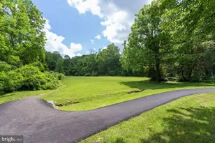 10315 Mountington Ct, Vienna, VA 22182 - Photo 14
