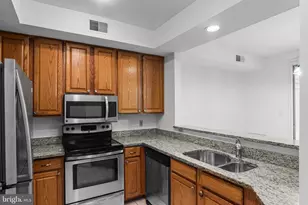 6834 Brindle Heath Way, Alexandria, VA 22315 - Photo 16