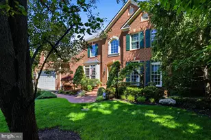 5767 Bush Hill Dr, Alexandria, VA 22310 - Photo 2