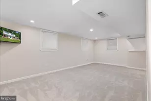 9100 Donna Dean Dr, Springfield, VA 22153 - Photo 32