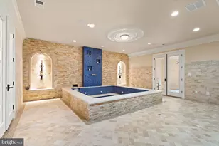 938 Peacock Station Rd, McLean, VA 22102 - Photo 46