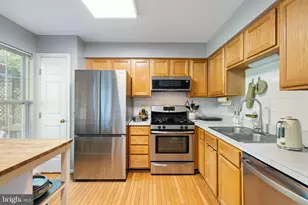 5964 Edgehill Ct, Alexandria, VA 22303 - Photo 12