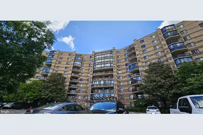 8340 Greensboro Drive #625, McLean, VA 22102 - Photo 2