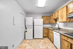 8340 Greensboro Dr, McLean, VA 22102 - Photo 16