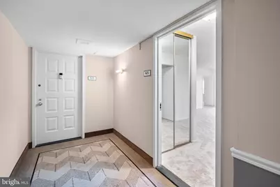 8340 Greensboro Drive #625, McLean, VA 22102 - Photo 6