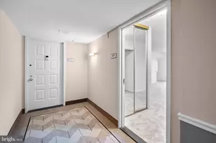 8340 Greensboro Dr, McLean, VA 22102 - Photo 6