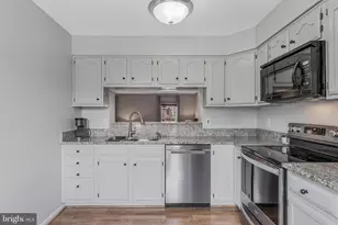 6033 Kestner Cir, Alexandria, VA 22315 - Photo 8