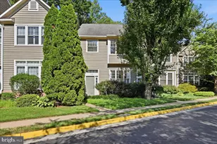 1213 Weatherstone Ct, Reston, VA 20194 - Photo 2
