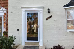6802 Dina Leigh Ct, Springfield, VA 22153 - Photo 2