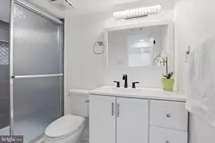2215 Farrington Ave, Alexandria, VA 22303 - Photo 12