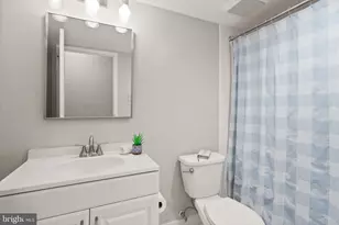 11200 Chestnut Grove Square, Reston, VA 20190 - Photo 14