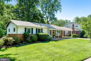 5019 Fleming Dr, Annandale, VA 22003 - Photo 2