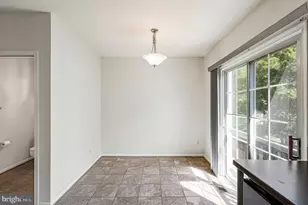 7059 Kings Manor Dr, Alexandria, VA 22315 - Photo 8
