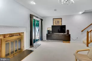 12300 Quiet Hollow Ct, Fairfax, VA 22033 - Photo 32