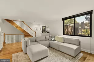 11170 Forest Edge Dr, Reston, VA 20190 - Photo 4