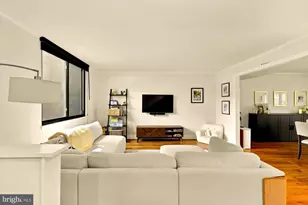 11170 Forest Edge Dr, Reston, VA 20190 - Photo 2