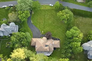 905 Falls Bridge Ln, Great Falls, VA 22066 - Photo 4