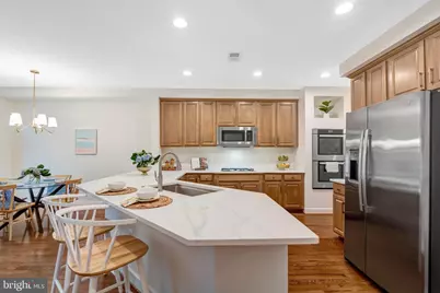 104 Herndon Mills Circle, Herndon, VA 20170 - Photo 2