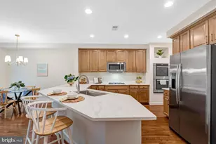 104 Herndon Mills Circle, Herndon, VA 20170 - Photo 2