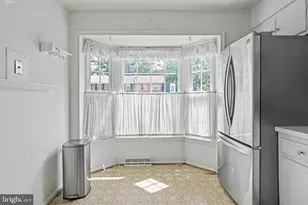 226 Commons Dr NW, Vienna, VA 22180 - Photo 4