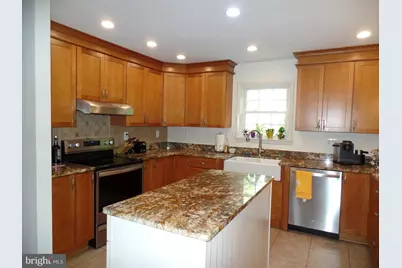 7730 Leonard Drive, Falls Church, VA 22043 - Photo 2