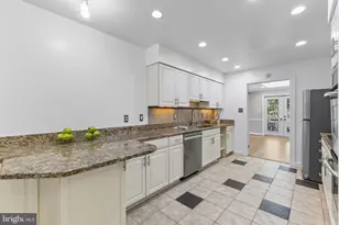 6308 Chaucer View Cir, Alexandria, VA 22304 - Photo 10