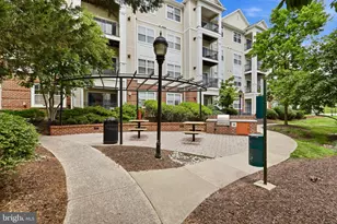 12913 Centre Park Cir, Herndon, VA 20171 - Photo 2
