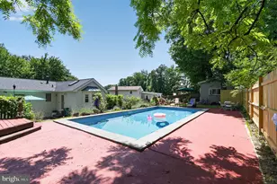 7941 Harwood Pl, Springfield, VA 22152 - Photo 6