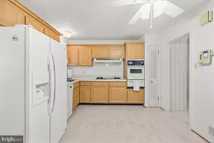 6914 Hadlow Dr, Springfield, VA 22152 - Photo 14