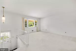 6914 Hadlow Dr, Springfield, VA 22152 - Photo 2